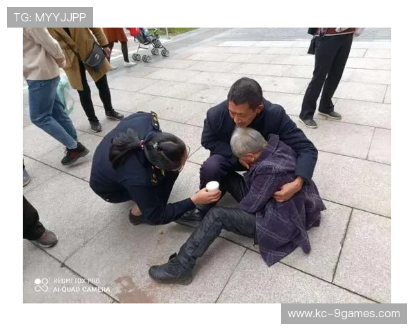 网友打游戏救奶奶,善举暖人心